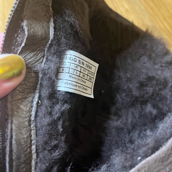 Ugg Boots - Picture 3 of 9